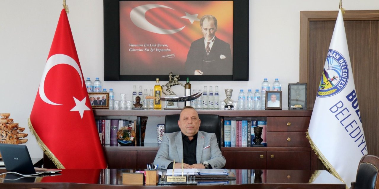Başkan Özel şehitleri andı