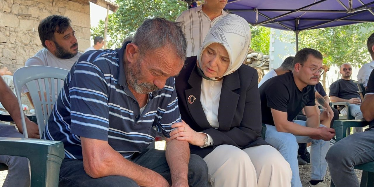 Bakanı Yardımcısı Leman Yenigün şehit ailesine ziyarette bulundu