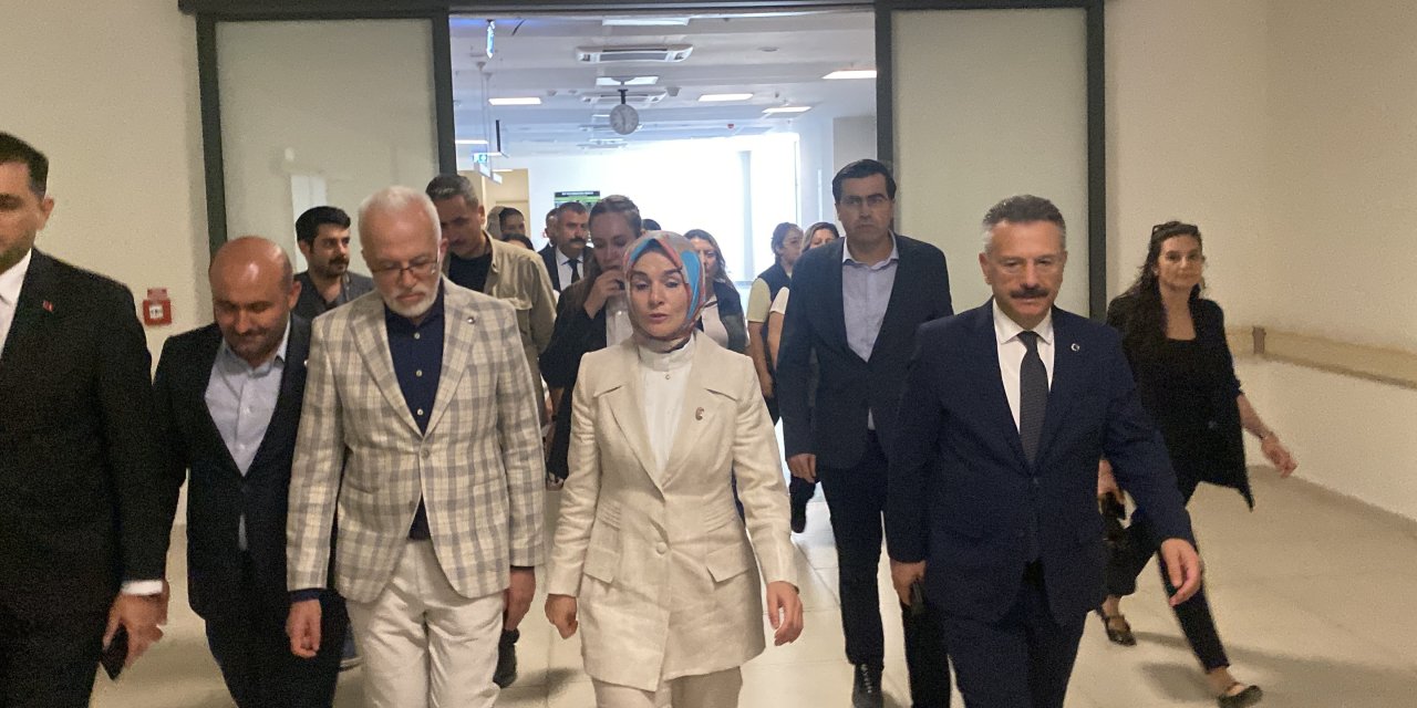 Eskişehir'de yangında yaralanan Kader Dereli'ye Bakan Göktaş'tan ziyaret