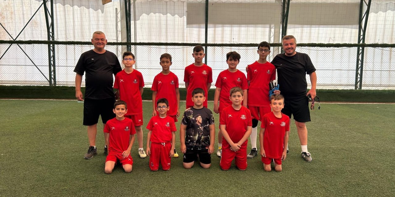 Batıkent Efsane Çocuklar Futbol Okulu tüm hızıyla devam ediyor