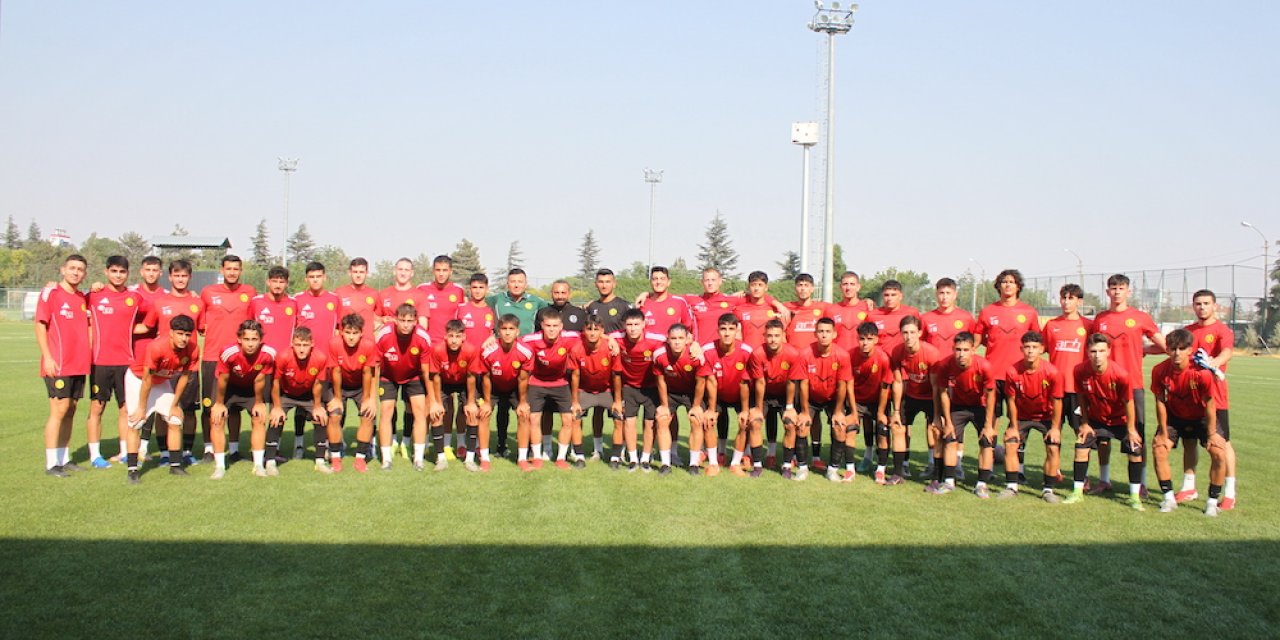 Es-Es’in gençleri görücüye çıktı