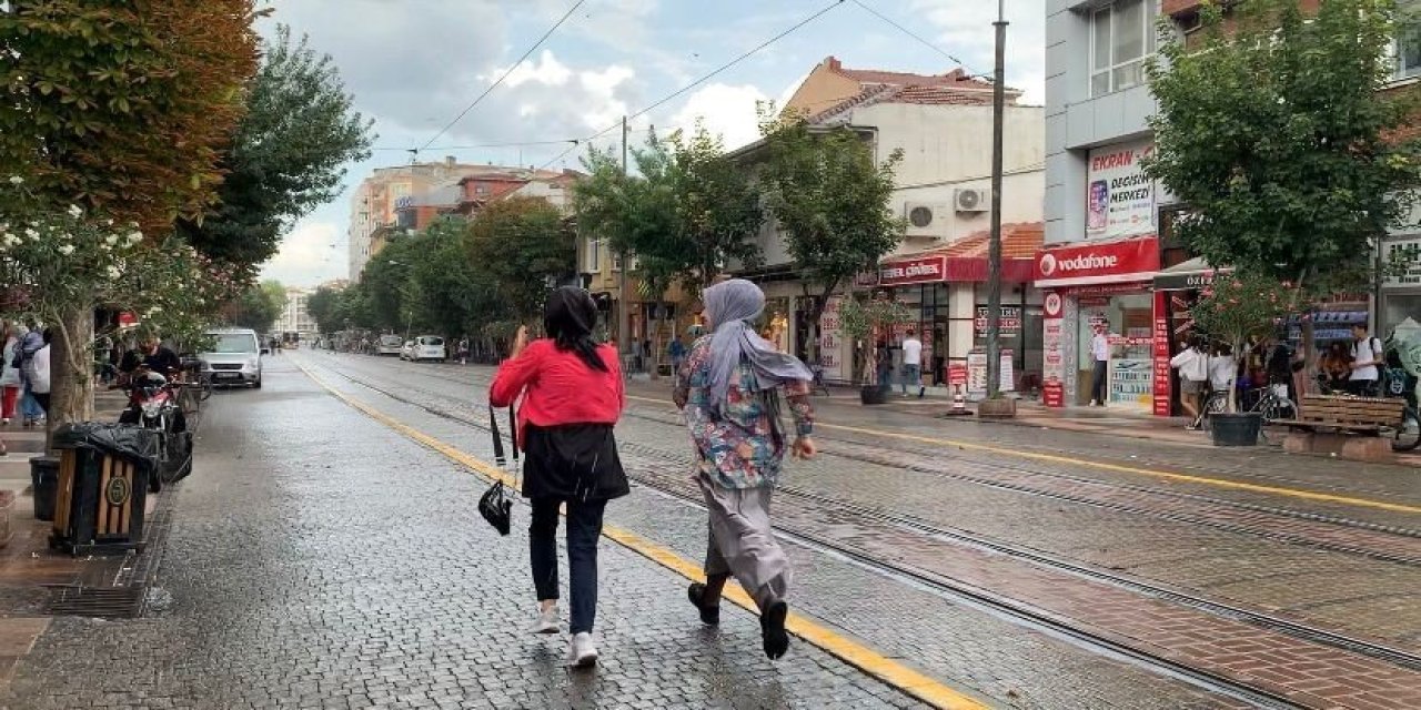 Eskişehir’de sıcaklara veda, yağmura merhaba