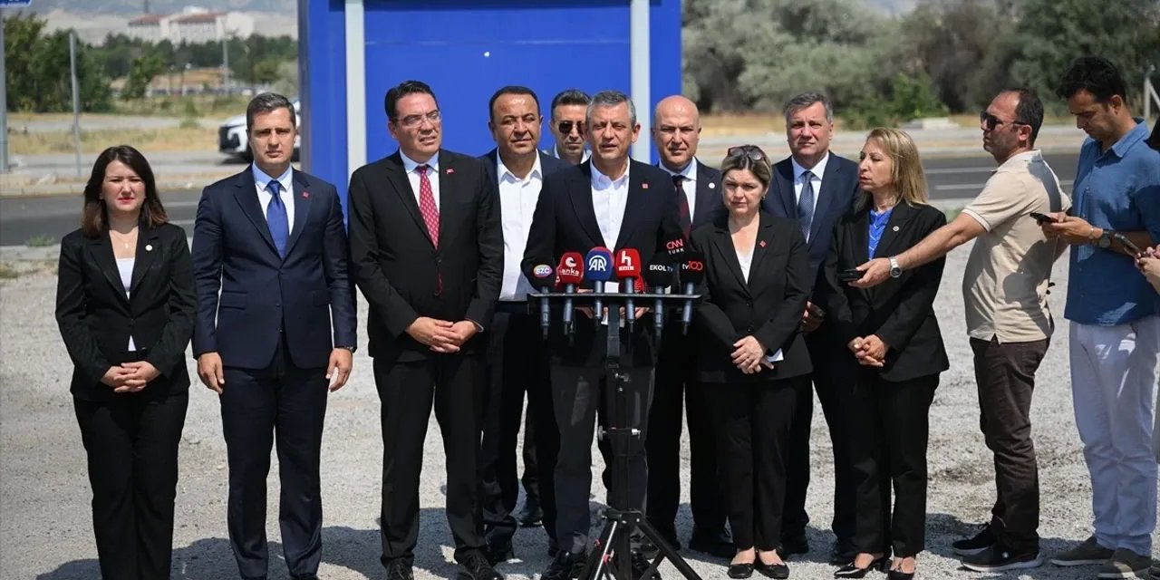 Özgür Özel TUSAŞ'ı ziyaret etti