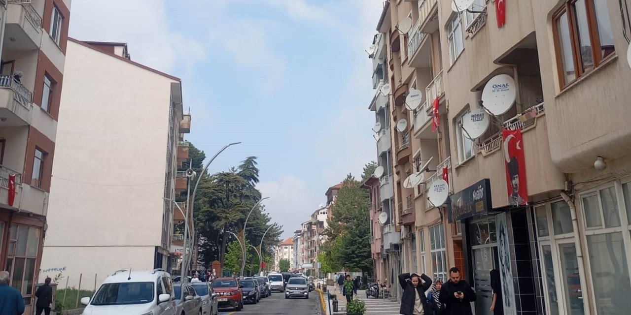 Kütahya'da peş peşe 2 deprem panik yarattı