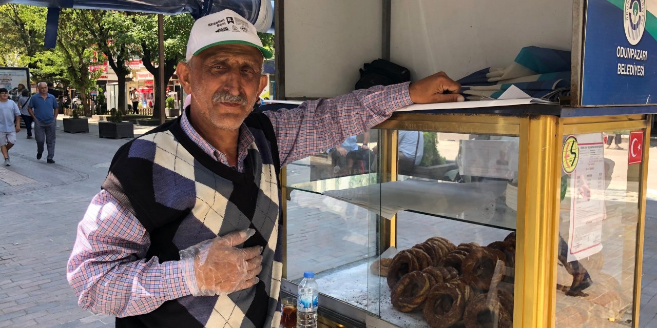 Eskişehir'de kanserle savaşırken 12 saat güneşin altında çalışıyor