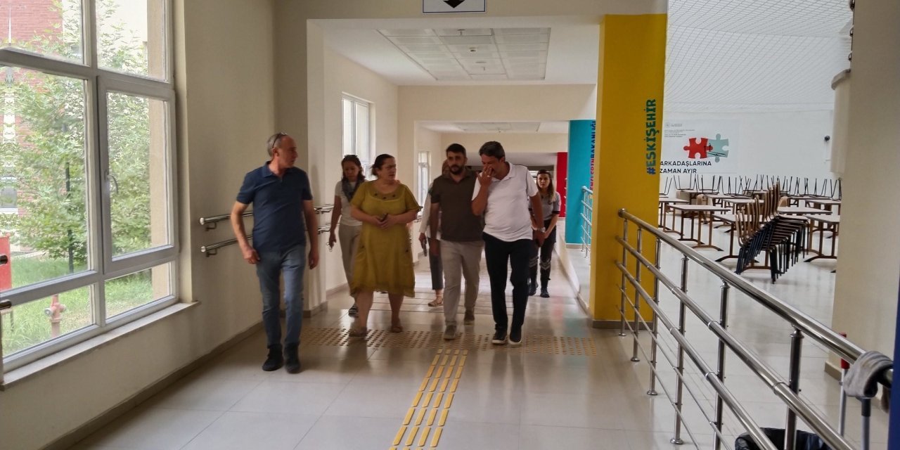 Eskişehir Gençlik ve Spor İl Müdürü öğrenci yurtlarını inceliyor