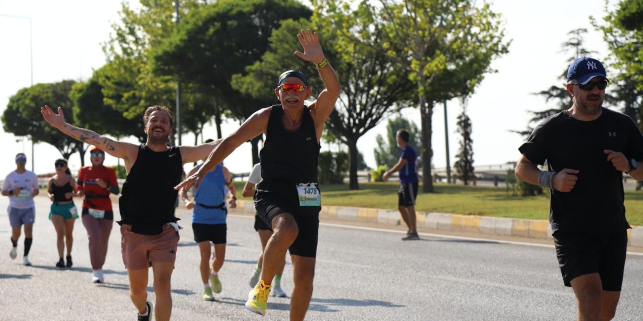 Yarı maratonla şehir koştu kalpler buluştu