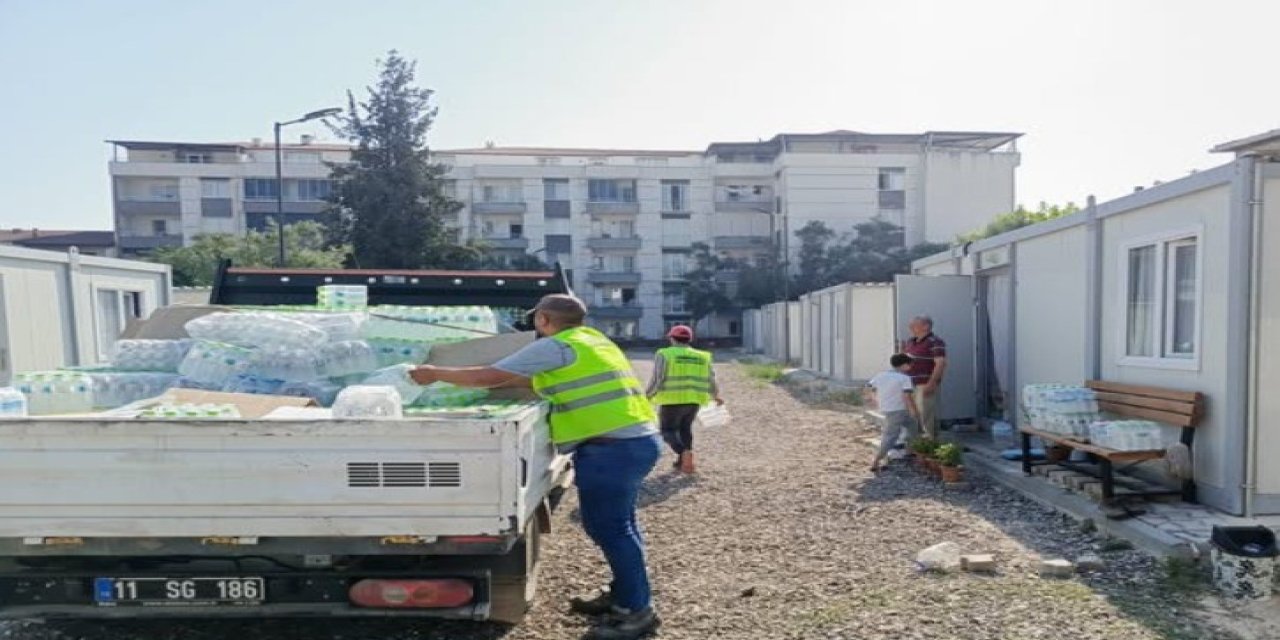 Yangından etkilenen köylüye yardım eli