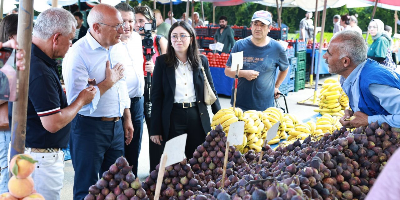 CHP'li Utku Çakırözer vatandaşları dinledi