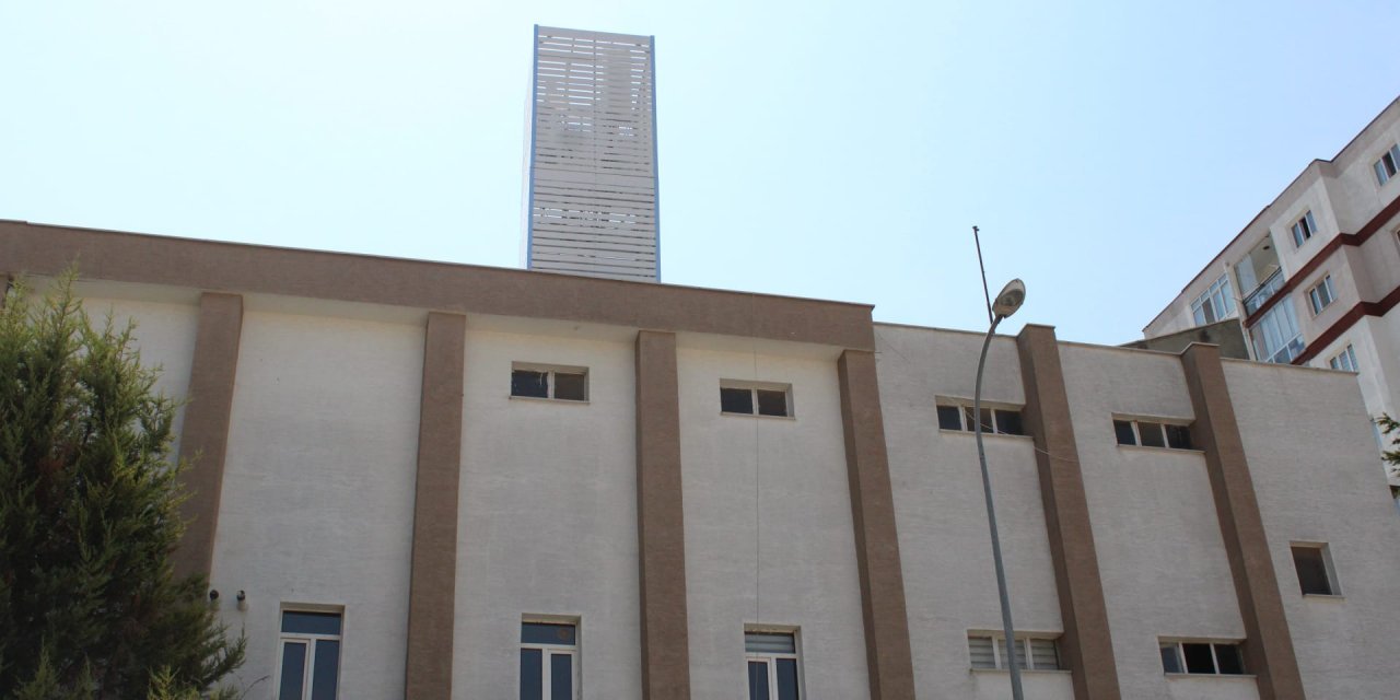 Eskişehir'de cemevi çatısındaki baz istasyonu kaldırılıyor