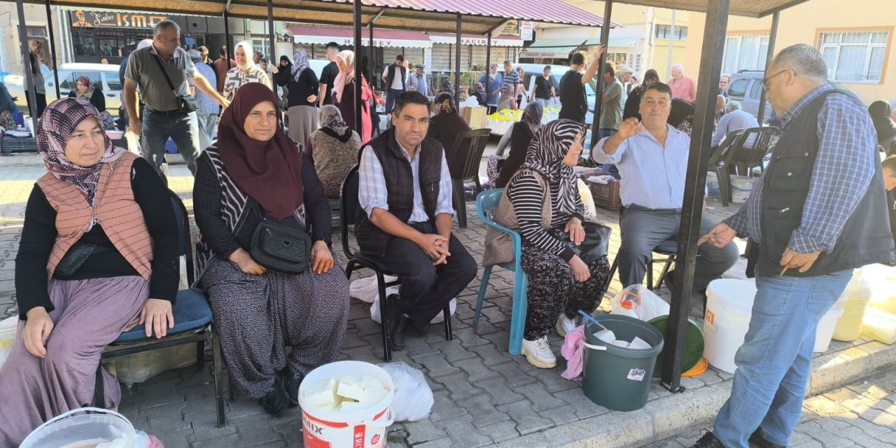 Yöresel Ürünler Pazarı'na vatandaşlar yoğun ilgi gösteriyor