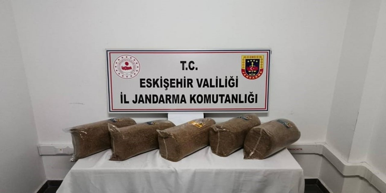 Araçta 25 kilogram kaçak tütünle yakalanan şüpheliye işlem yapıldı
