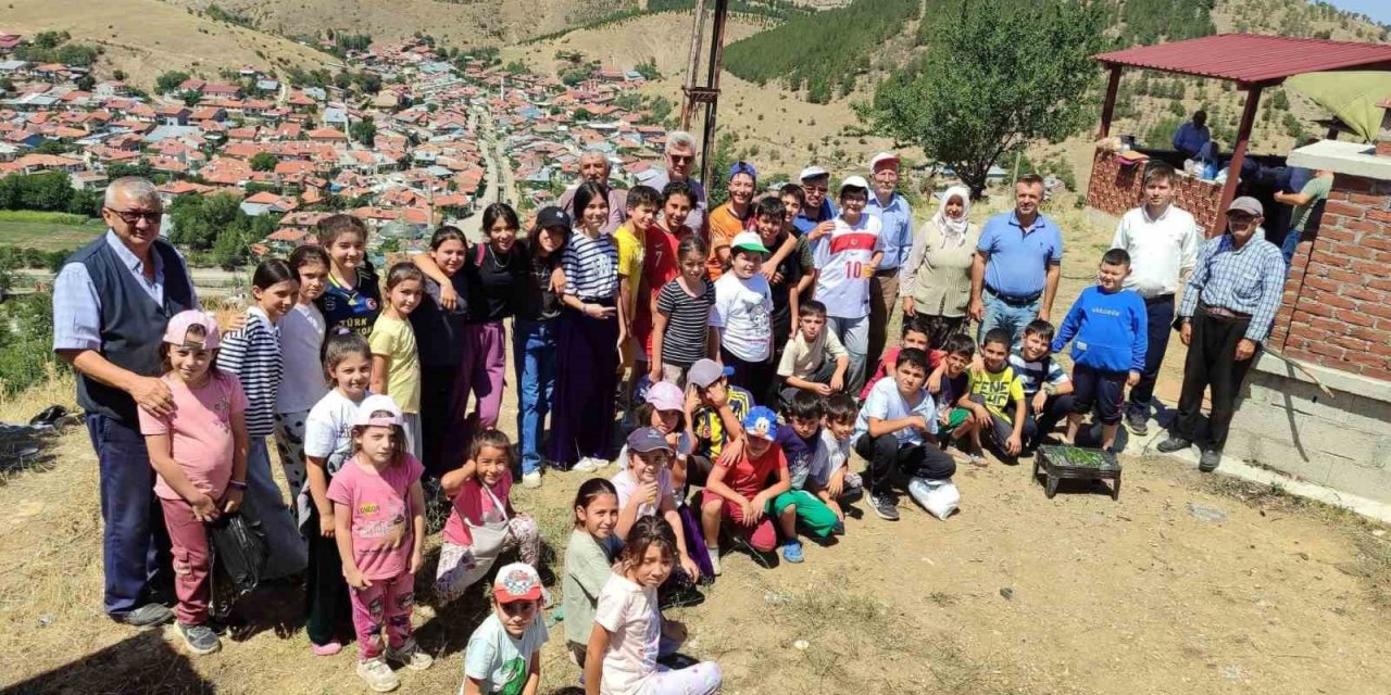 Şuhut İlçe Müftülüğü’nden yaz Kur’an kursu öğrencilerine piknik etkinliği