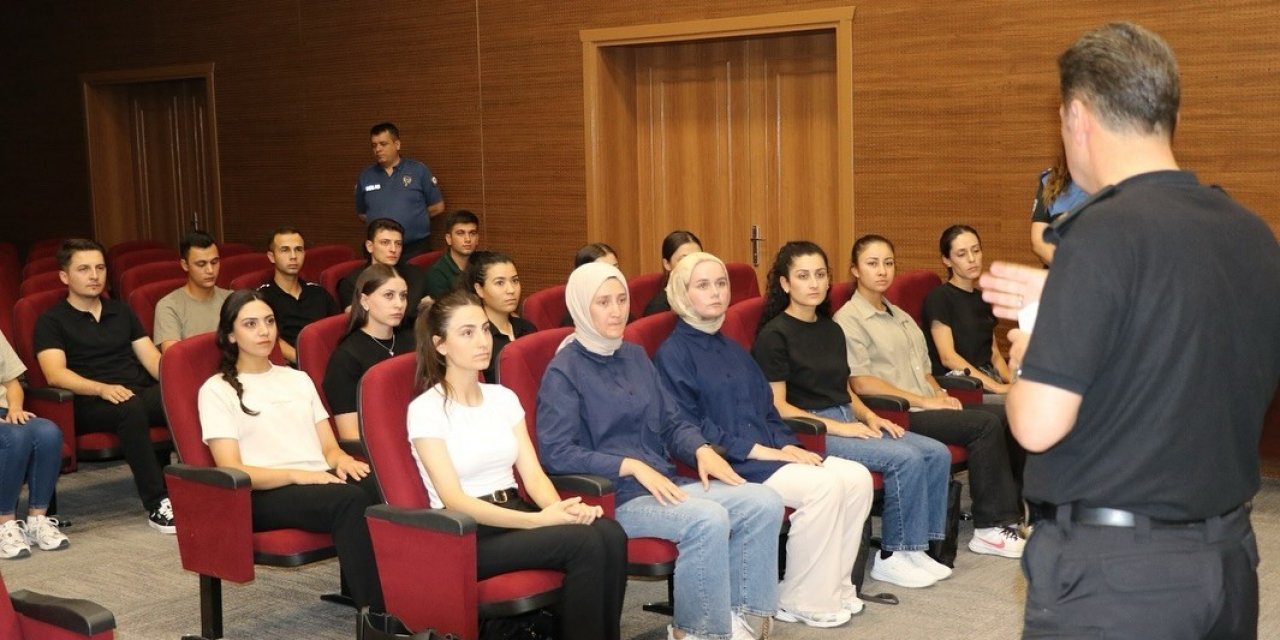 Kütahya’da göreve başlayan polislere oryantasyon ve farkındalık eğitimi