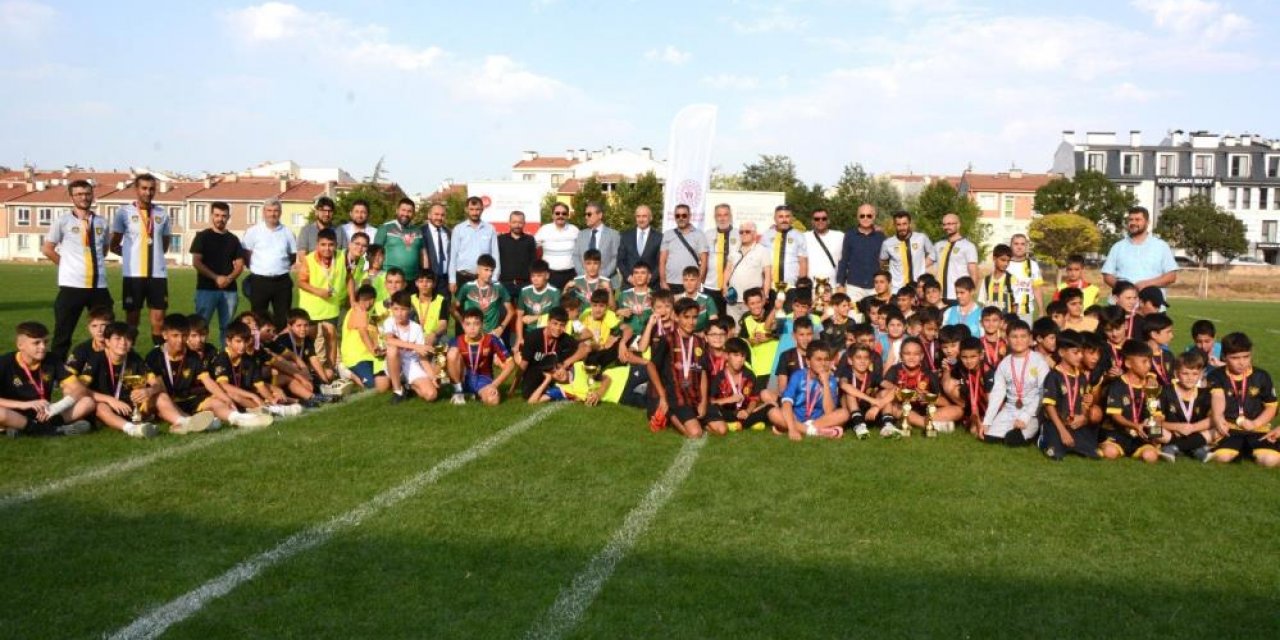 Yaz Kur’an Kursları Arası Zafer kupası futbol turnuvası sona erdi