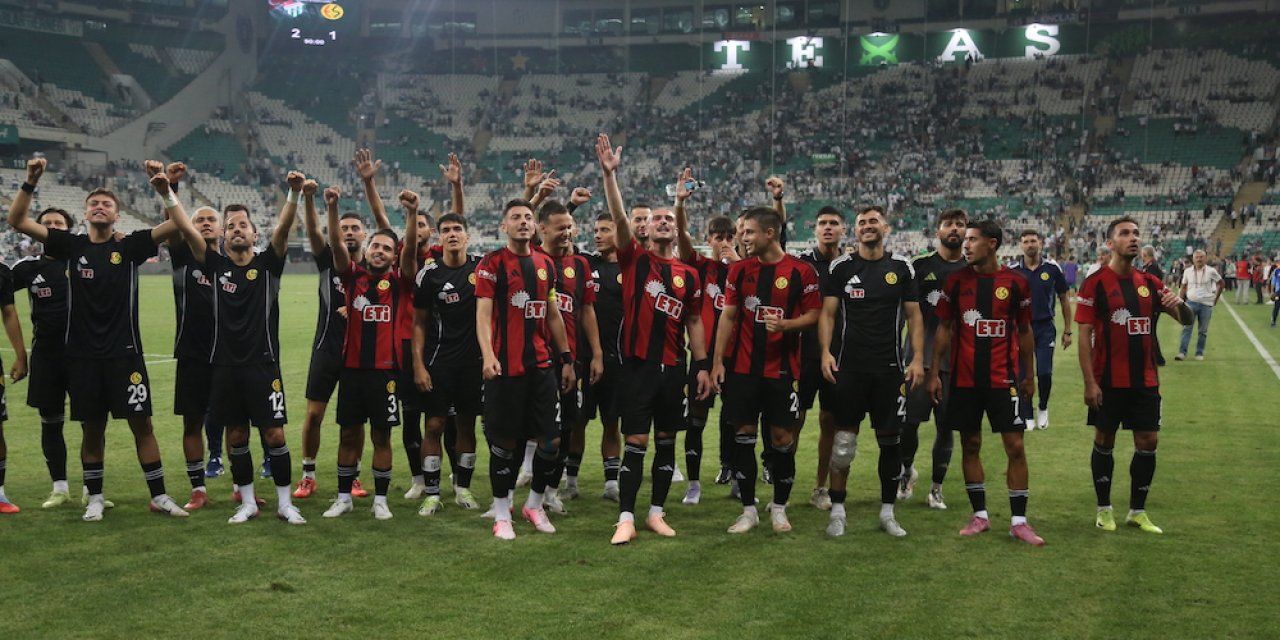 Eskişehirspor, Bursaspor'a 2-1 yenildi, savunma sorunları öne çıktı