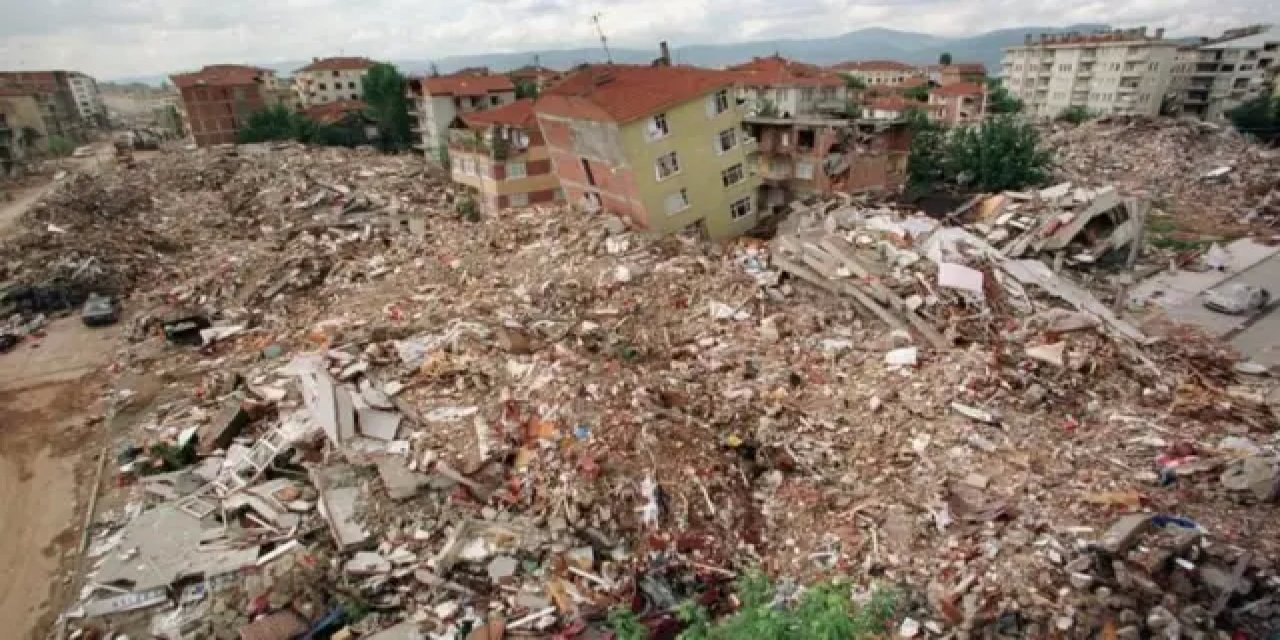 Eskişehir'de Türk Ocağı 1999 depremini andı