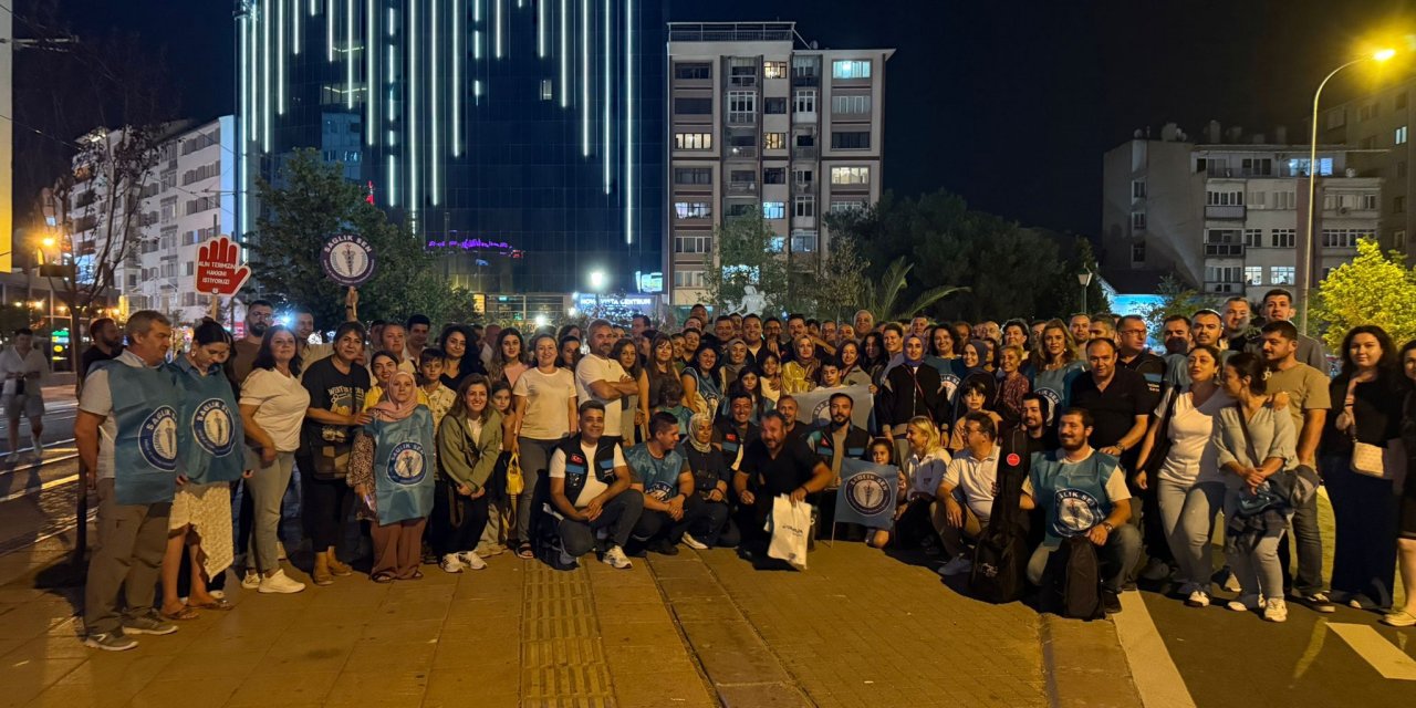 Eskişehir'de sağlıkçılar oturma eylemi gerçekleştirdi
