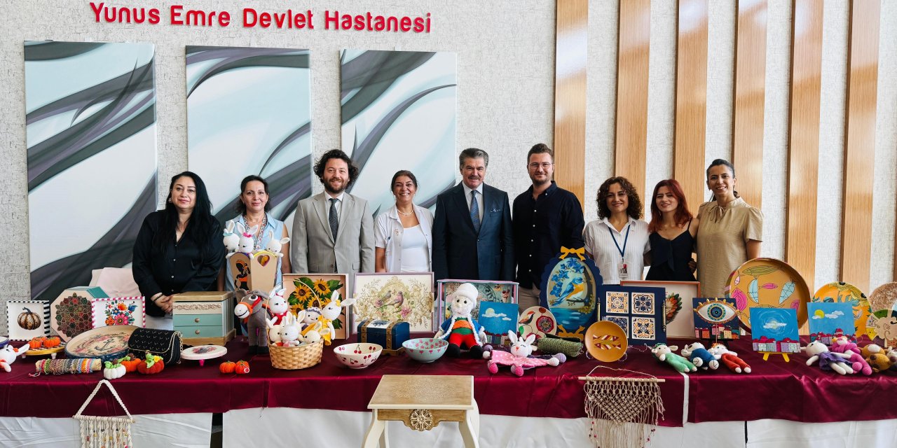 Eskişehir'de hastaların hazırladığı eserler hastanede sergileniyor