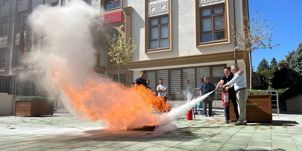 Eskişehir'de yangın eğitimi gerçeğini aratmadı
