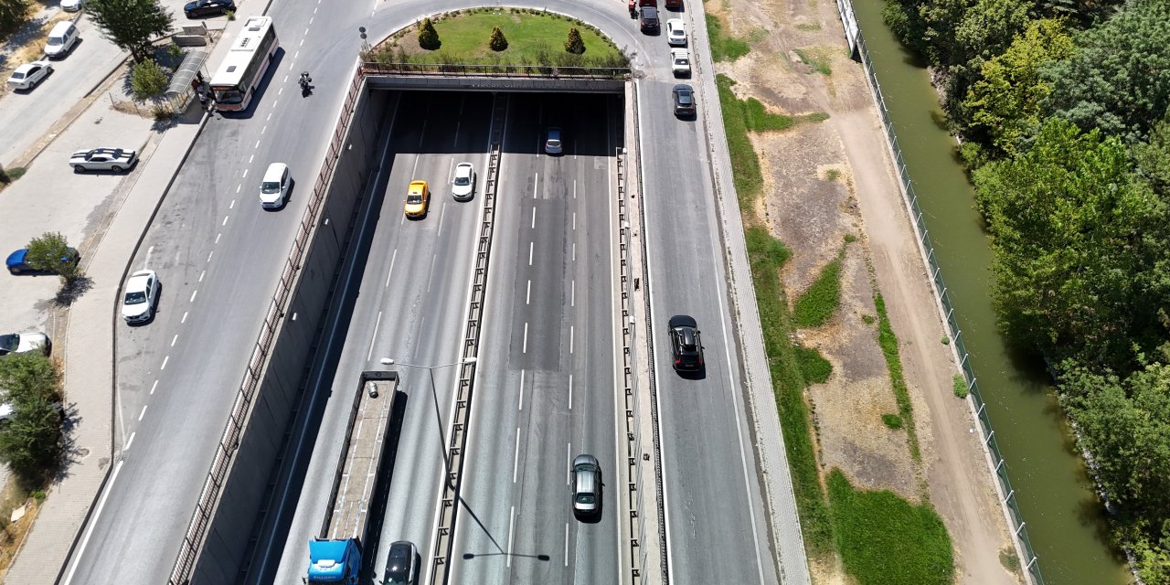 Sıcaklara araçlar dayanamadı, sanayi dükkanları doldu taştı