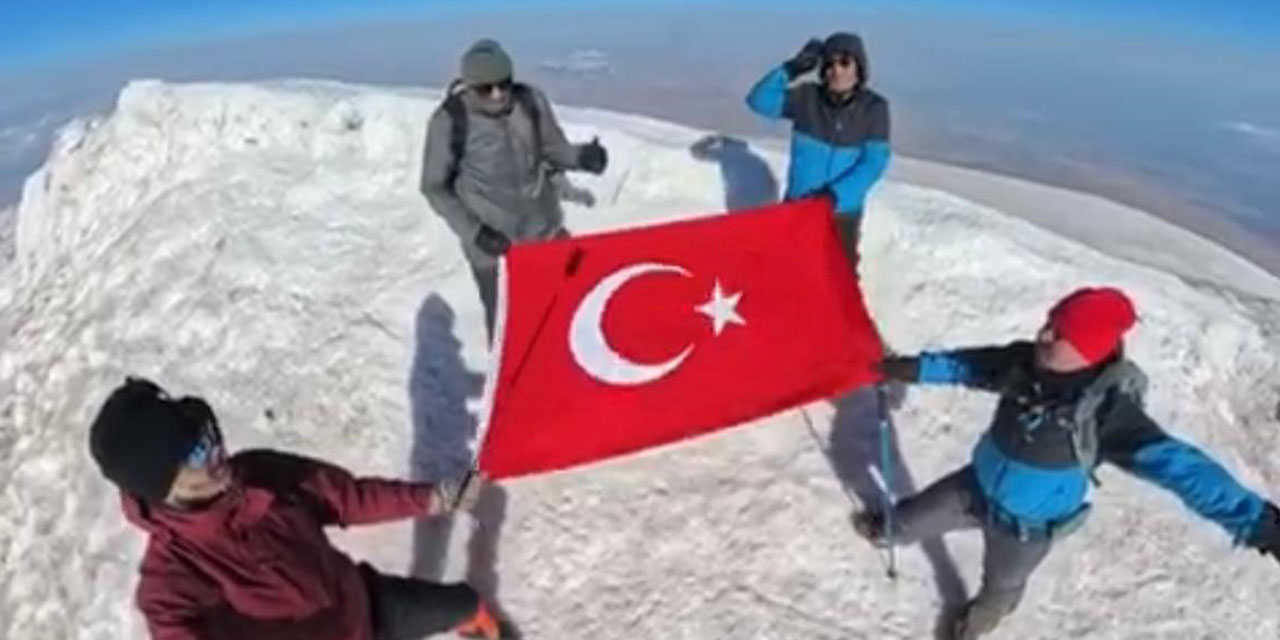 Eskişehirli dağcılar 5 bin 137 metre yukarıda Türk bayrağı açtı