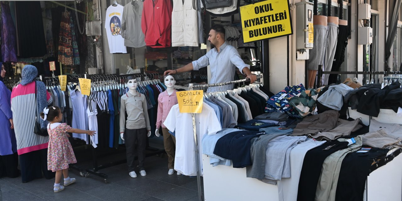 Okul kıyafetlerine yüzde 30 zam!