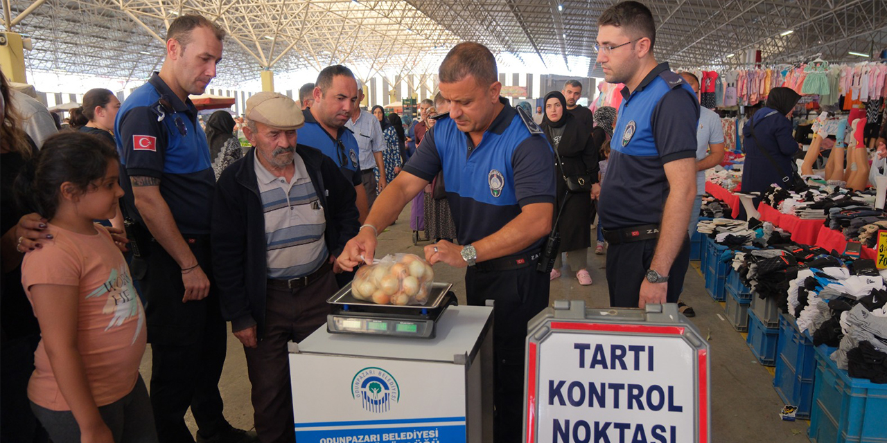 Eskişehir'de zabıtadan pazarlarda tartı denetimi