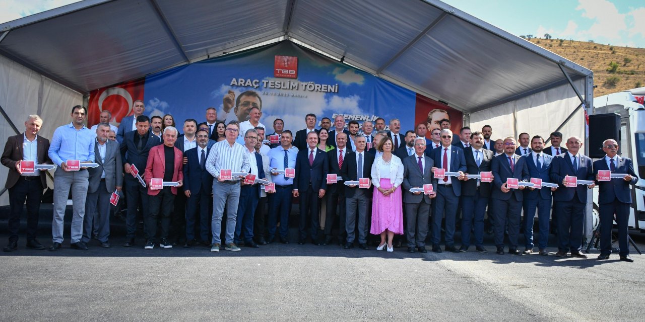 Başkan Ünlüce Ankara’da araç teslim törenine katıldı