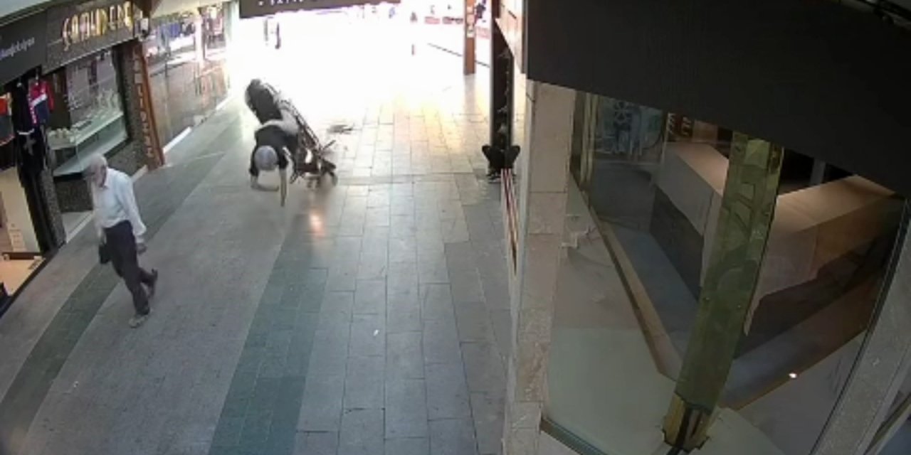 Motosiklet yaşlı adama çarptı