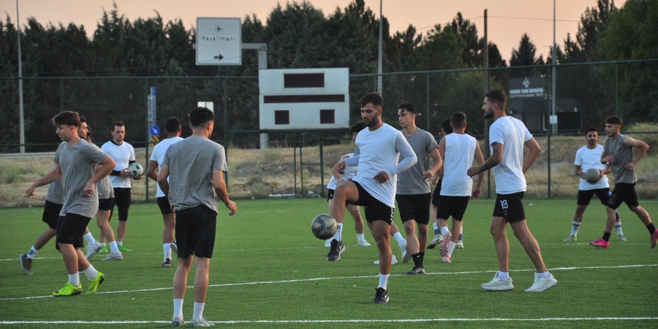 Bozanspor oyuncu deniyor
