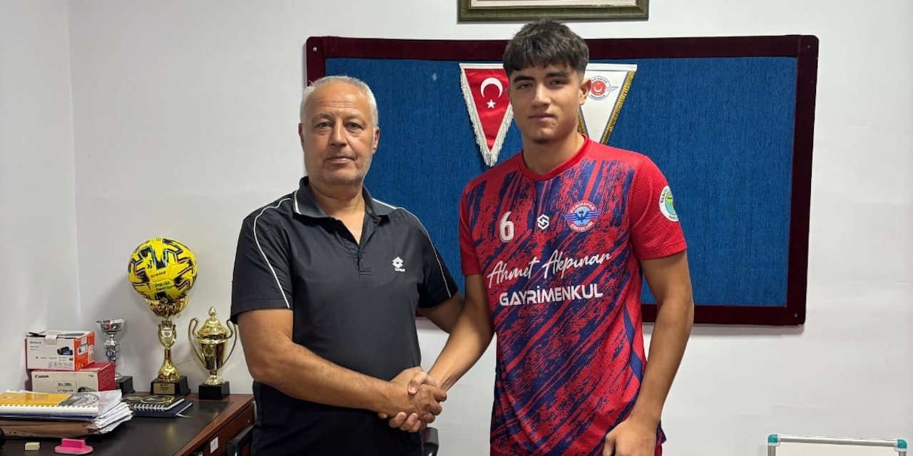 İki genç imzaladı