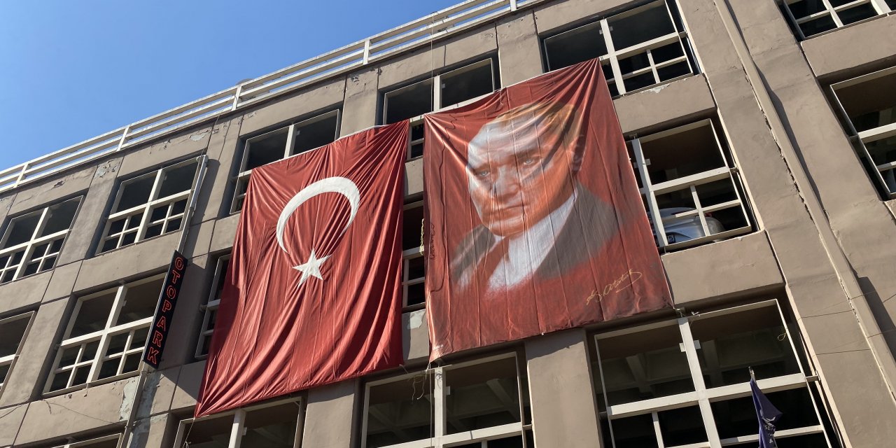 Eskişehir Türk bayrakları ile donatıldı