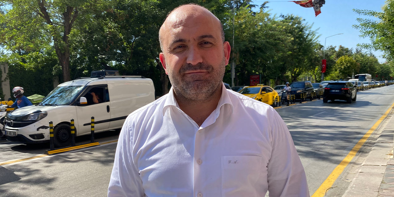 Gürhan Albayrak Atatürk Caddesine yerleştirilen dubaları eleştirdi