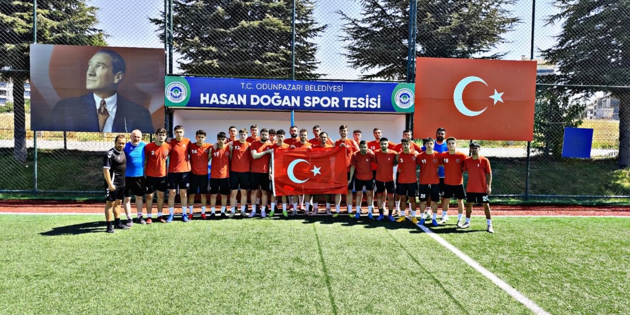Sağlıkspor şampiyonluk hedefiyle sahada