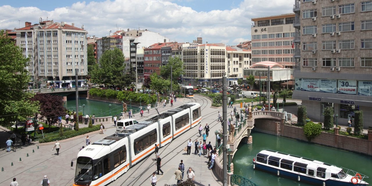 Eskişehirliler dikkat! Gece tramvaylarına 3 günlük ara