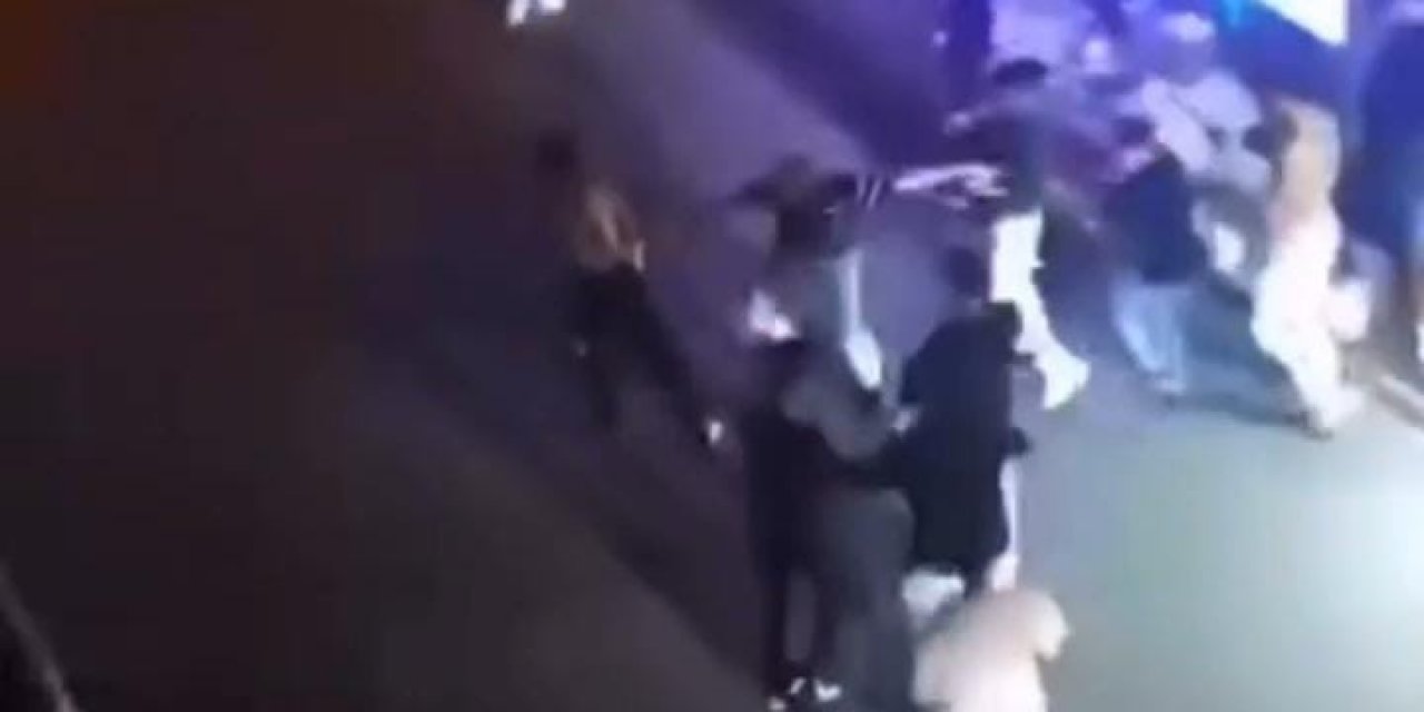 Kalabalık grup tarafından darp edilen geç canını zor kurtardı