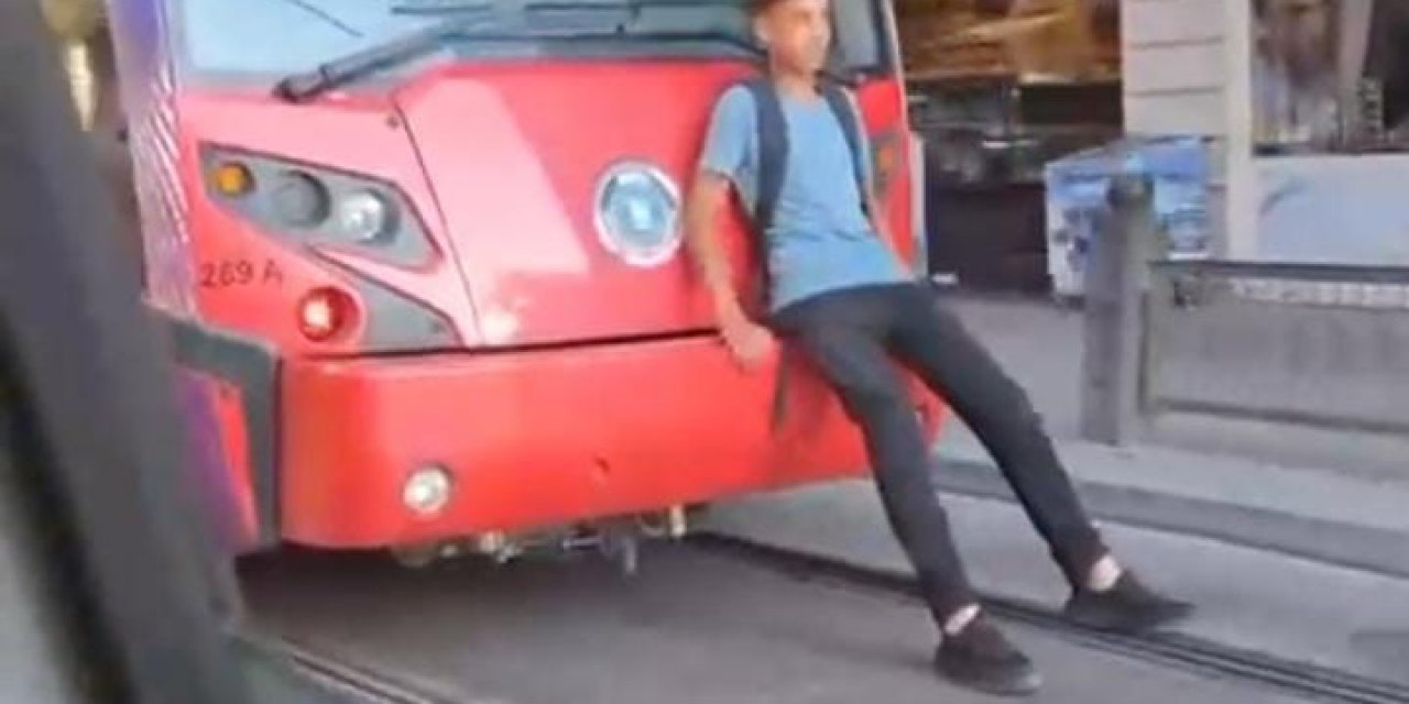 Tehlikeli yolculu yapan çocuk yürekleri ağza getirdi