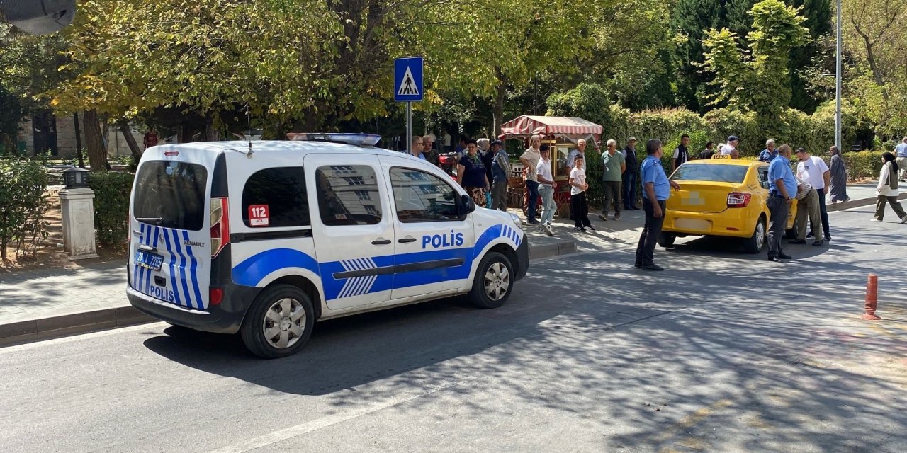 Eskişehir'de ticari taksinin çarptığı yaşlı adam yaralandı