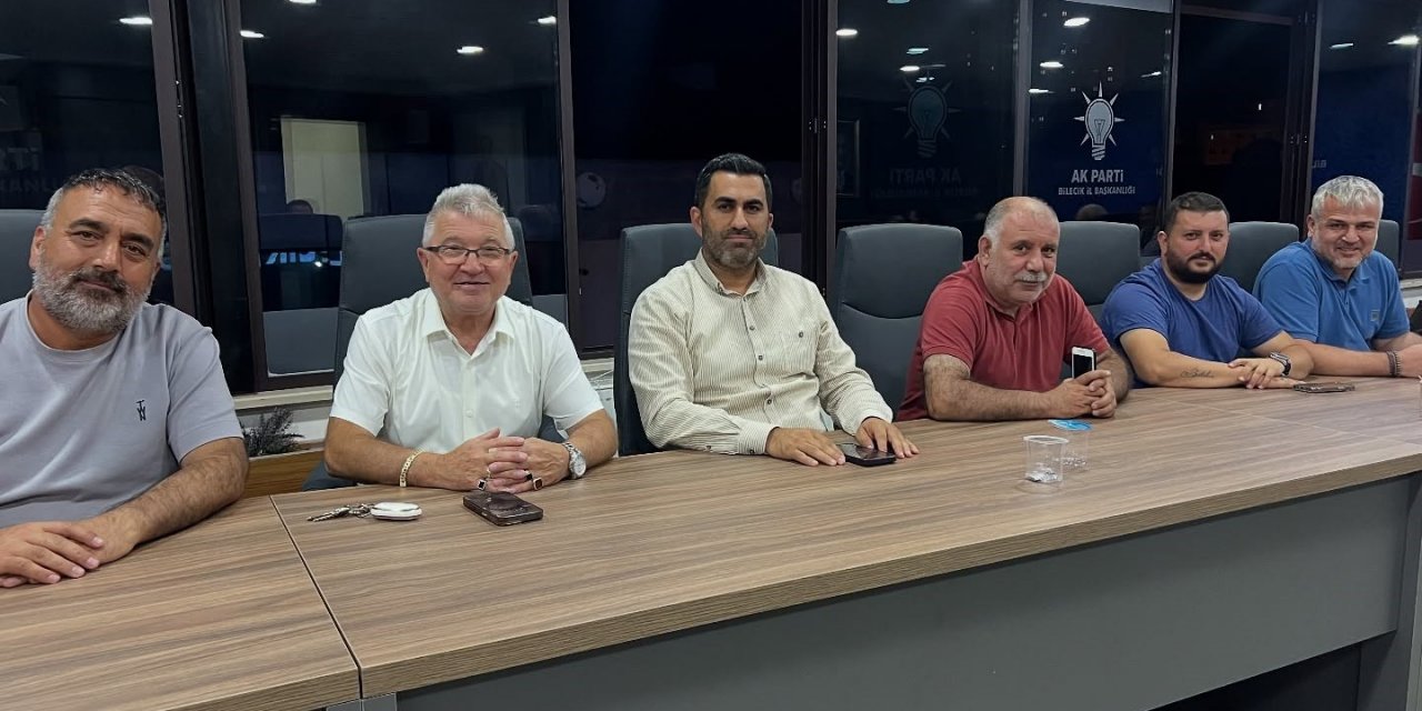 AK Parti’de haftalık yönetim kurulu toplantısını gerçekleştirdi