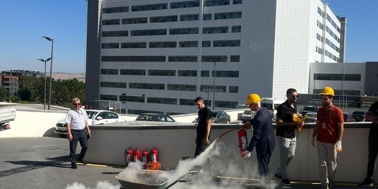 Kütahya Şehir Hastanesi’nde yangına ilk müdahale eğitimi