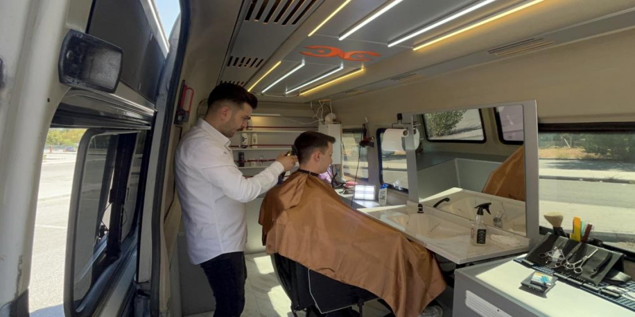 Eskişehir'deki mobil berber büyük beğeni topladı