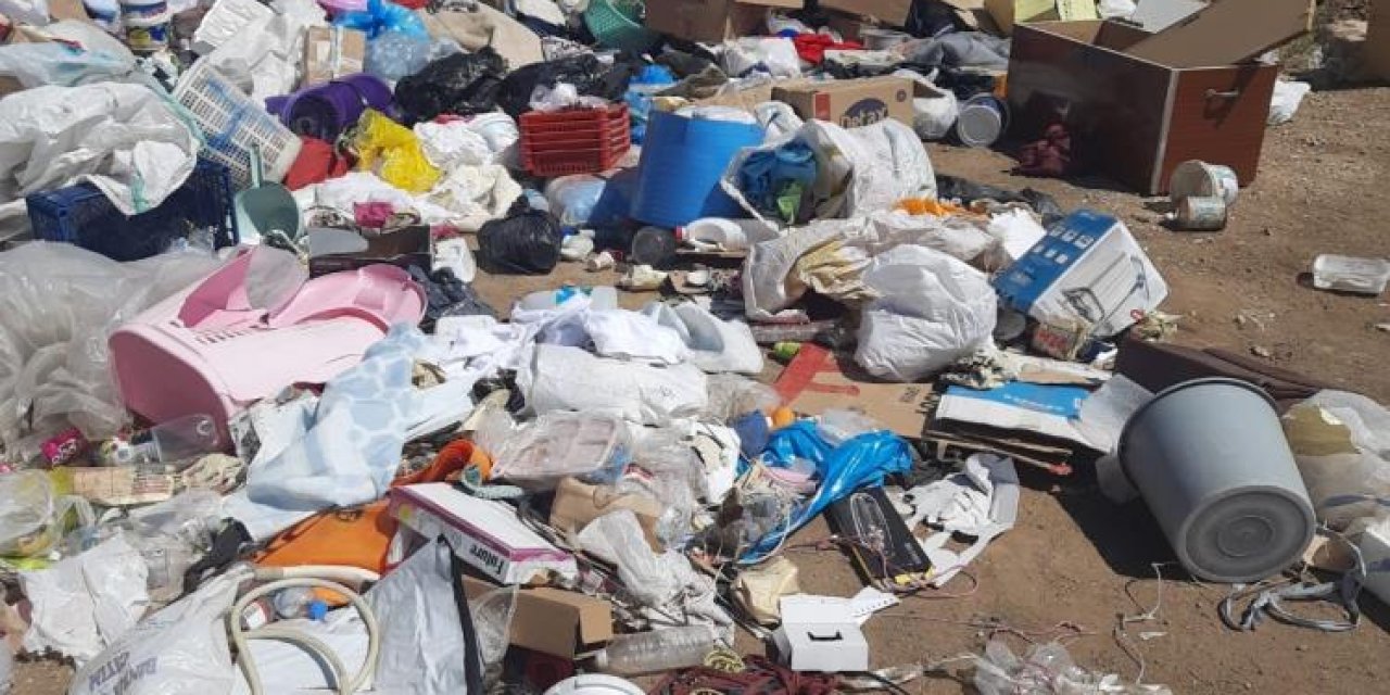Orhangazi Mahallesi'nde boş arazi çöplüğe döndü