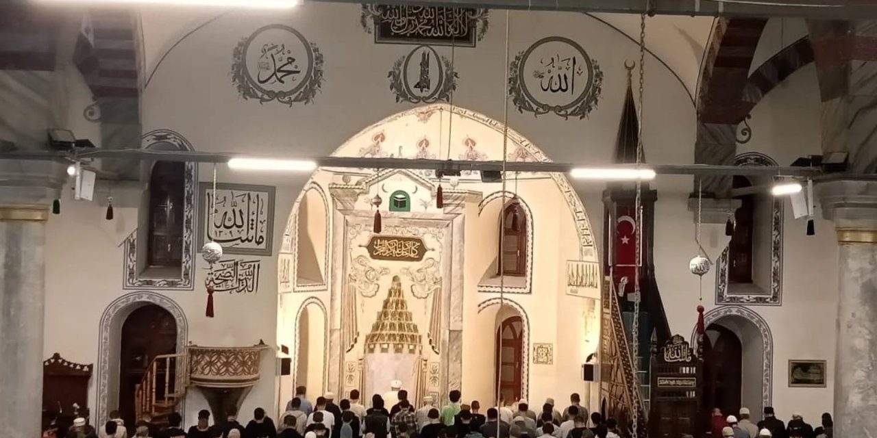 Gençler Mevlid-i Nebi Haftası’nda sabah namazında buluştu