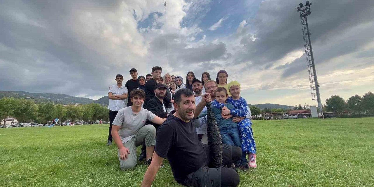 Filistin’in özgürlüğü için 15 metrelik uçurtmayı havalandırdılar