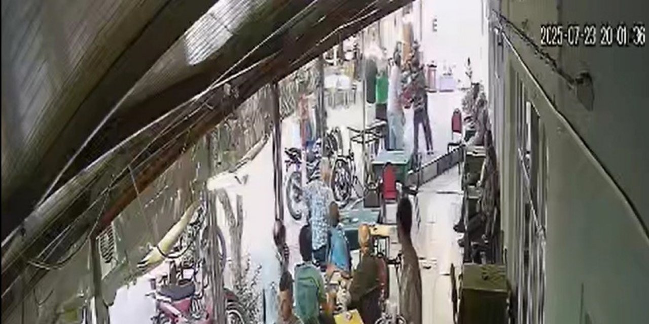 Engelli oğlu dövülen kadın kahvehaneyi bastı!