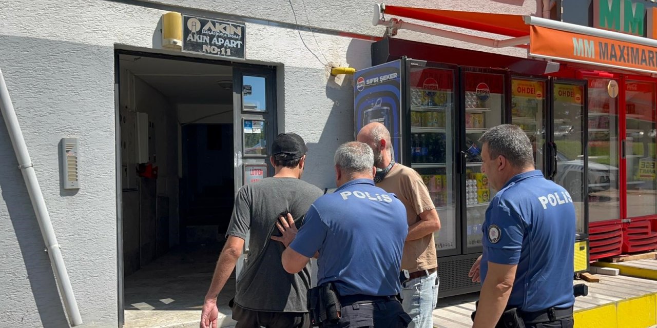 Eskişehir'de 2. kattan düşen kadını market tentesi kurtardı!
