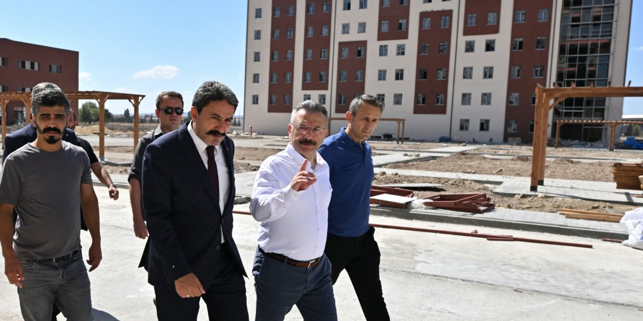 Vali Aksoy yeni kız öğrenci yurdunu inceledi