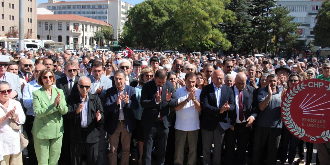 CHP 102. yaşını Eskişehir'de törenle kutladı