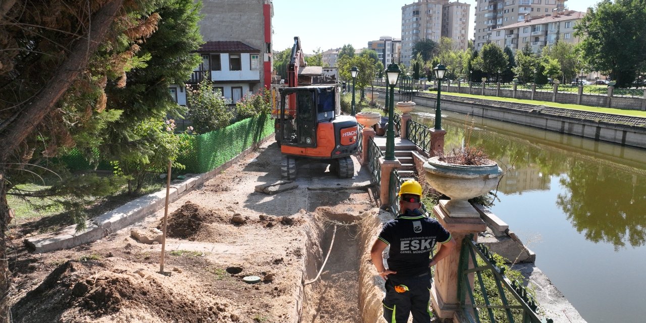 Eskişehir'de altyapı çalışmaları hız kesmeden devam ediyor